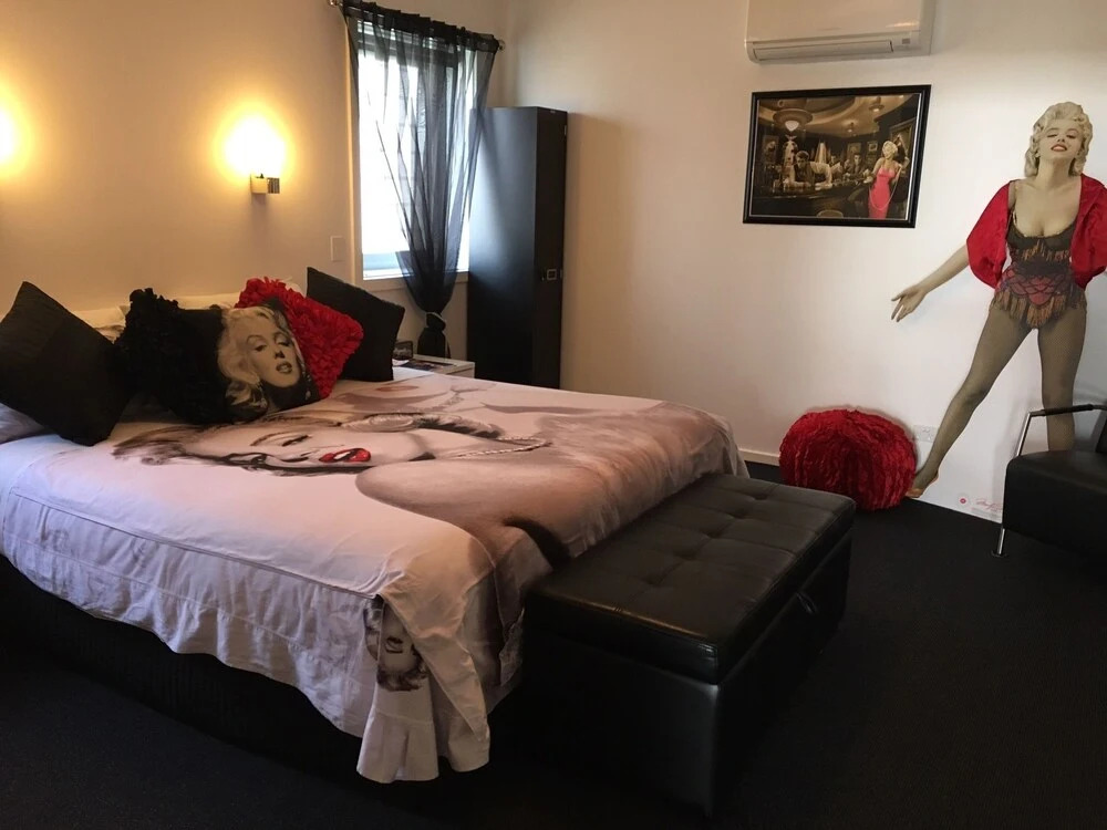 Barossa Old Garage Bed and Breakfast