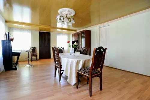 Mamanti House