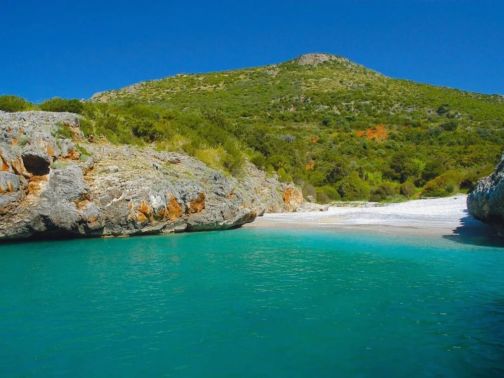 Villa in Velia near Roman Ruins and Beach