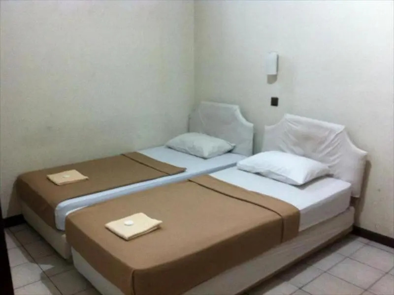 Hotel Bandung Indah by ZUZU