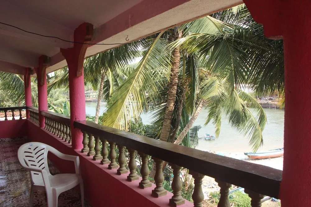 OYO 9362 Home Beach View Studio Coco Beach