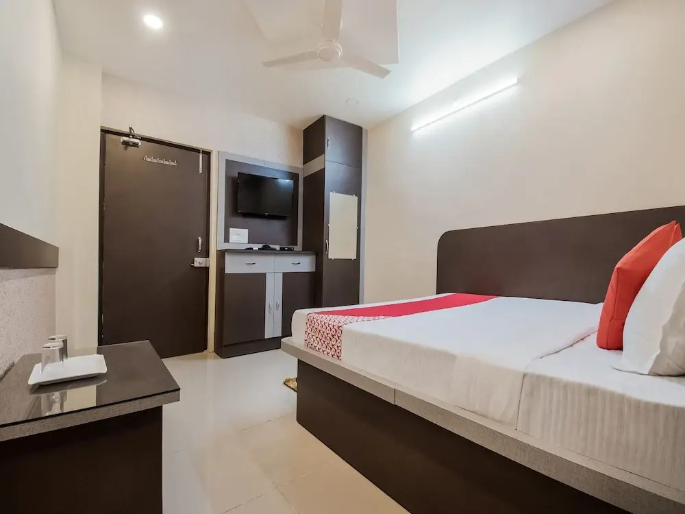 The Legend Inn by OYO Rooms