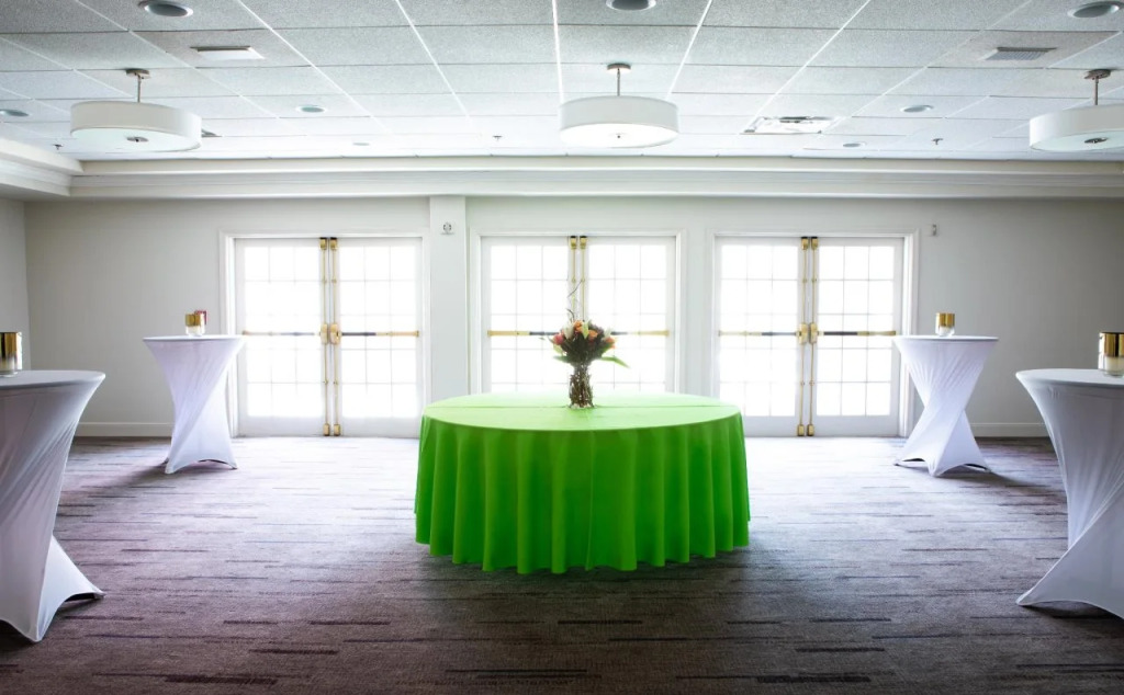 Courtyard by Marriott - Naples