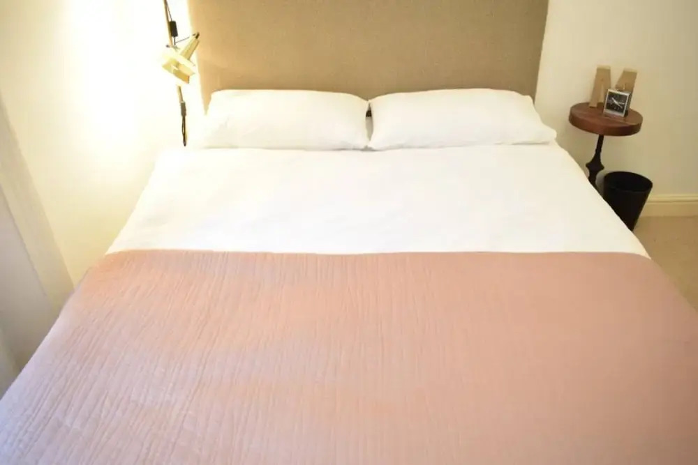 West Kensington Stunning 2 Bedroom Flat With Balcony