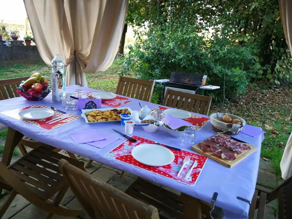 CASALE e GIARDINO a 10 minuti da SIENA