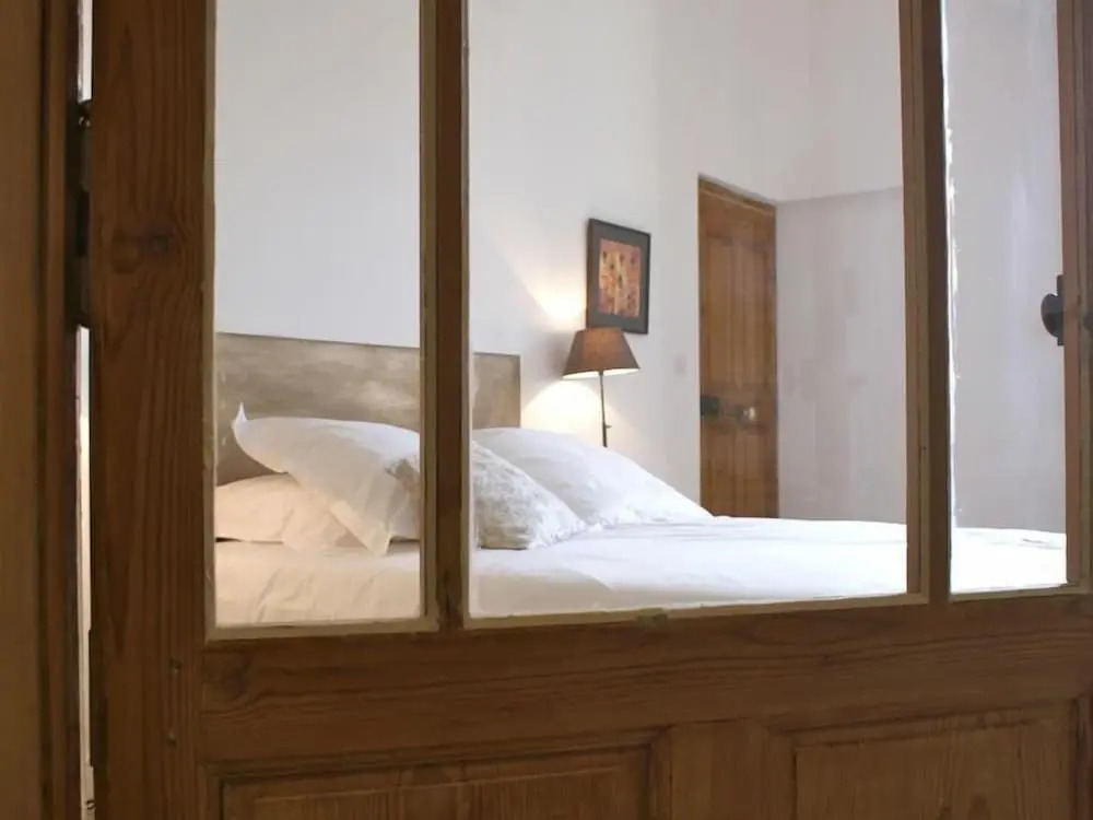 La Maison Rouge dUzes B&B