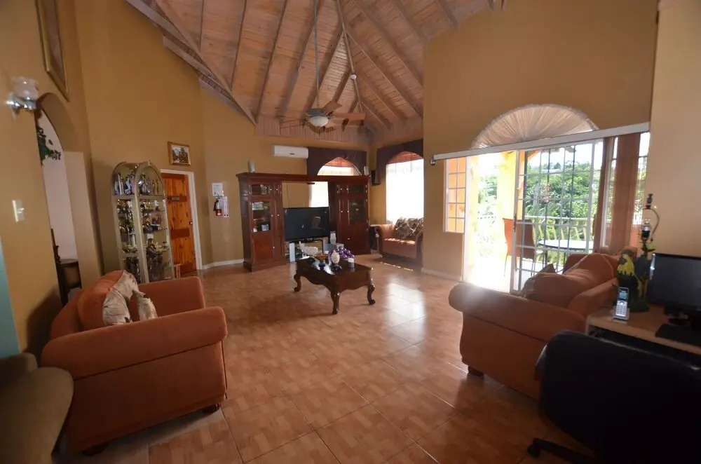 Dream Castle Villa, Montego Bay 8BR