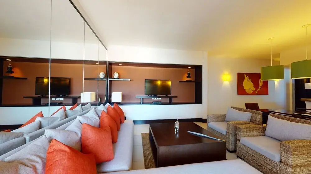 Aldea Thai 221 By Lockey