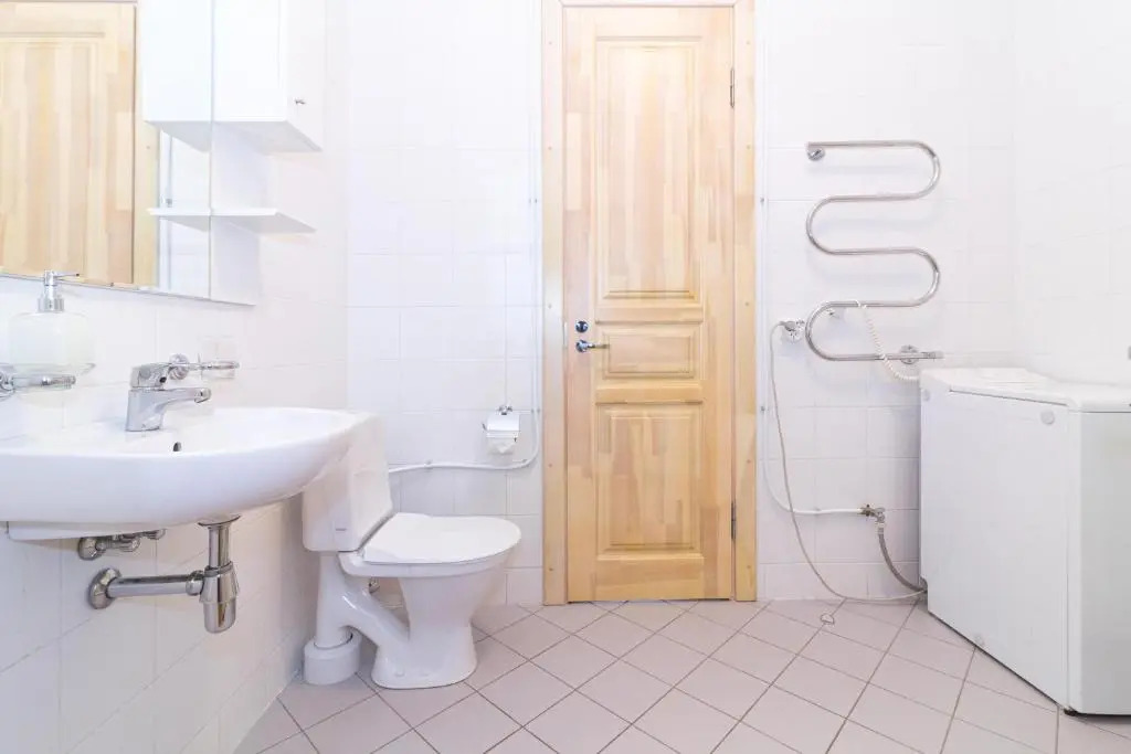-V66- Apartment, By Cohost