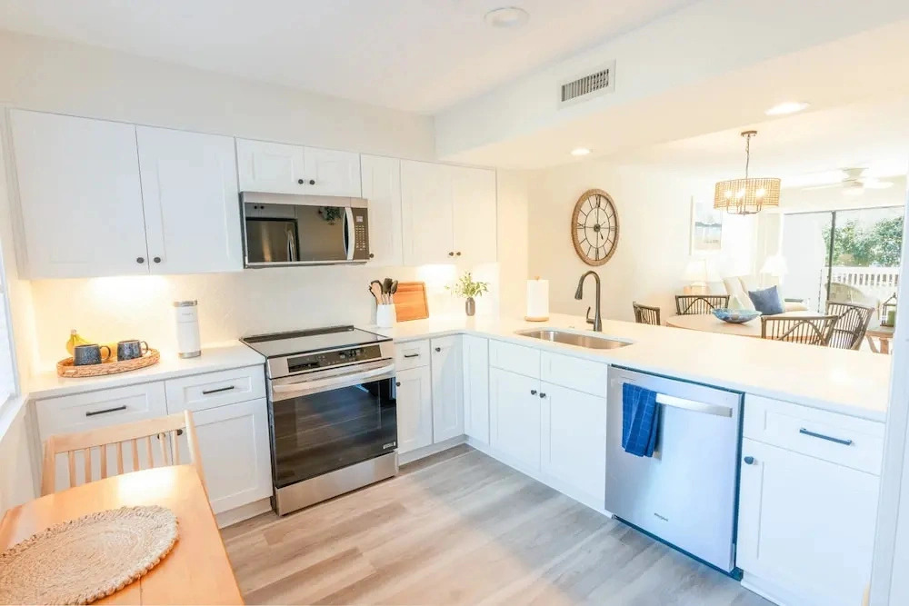 12C Richmond Park 2 Bedroom, 2 Bath 2 Condo