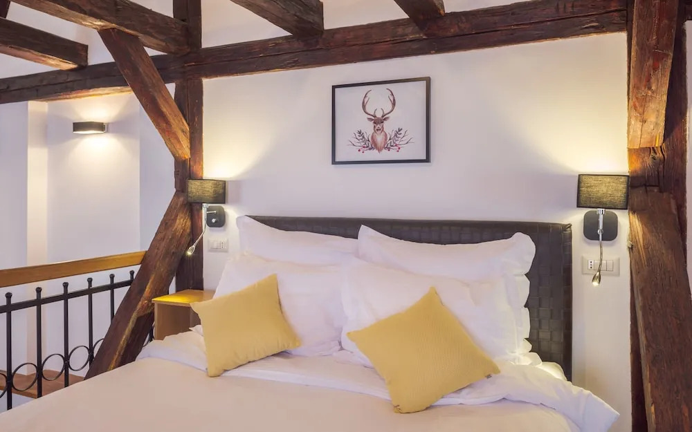 Antler Boutique Hotel