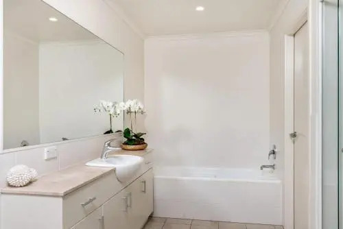 Byron Bay Accom Unit 2 8 Lawson Street, Byron Bay - Absolute Solace