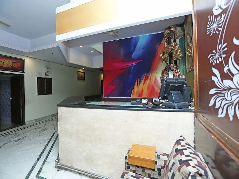 OYO 14674 Hotel Raj Mahal Inn