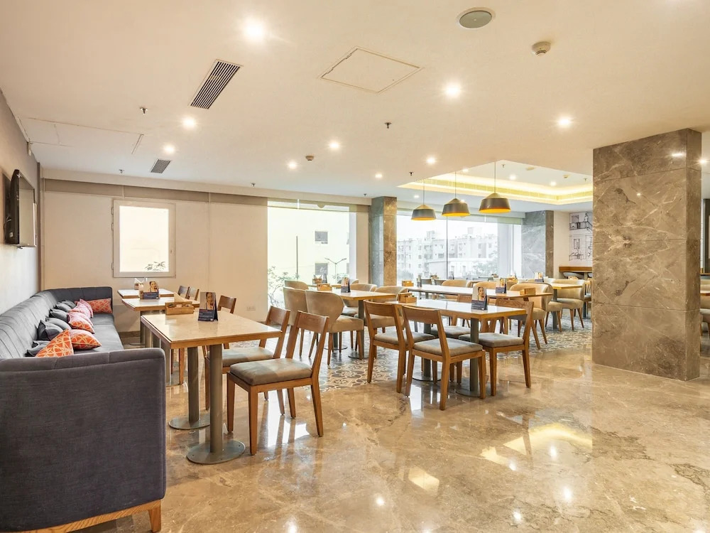 Holiday Inn Express Ahmedabad Prahlad Nagar by IHG