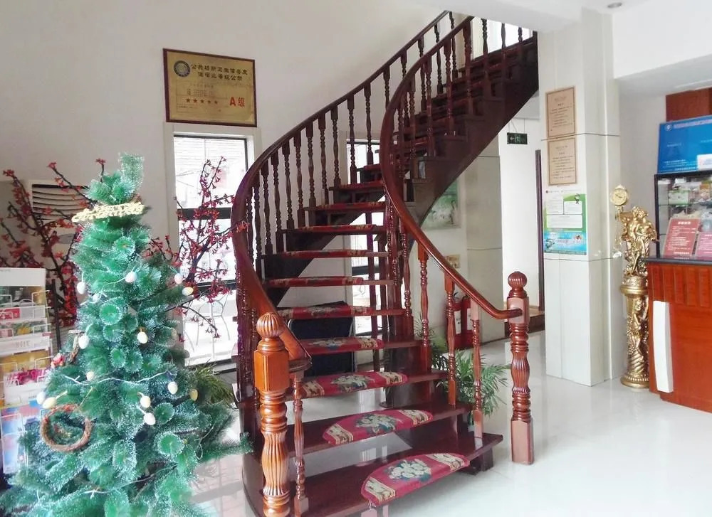 Ronghe Xinya Business Hotel