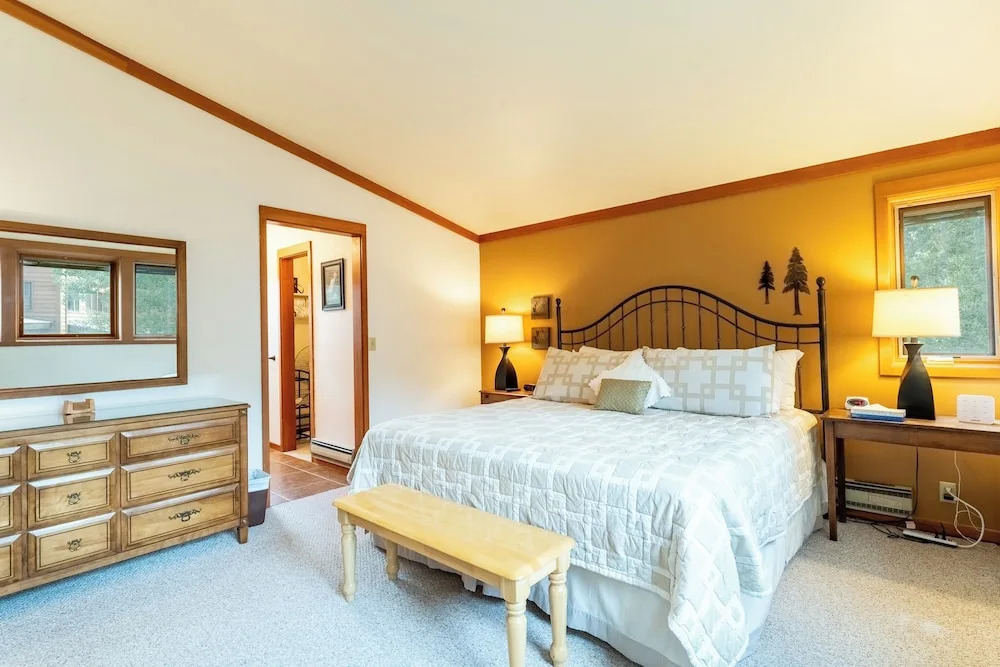 Tennis Townhomes #1340: 2
