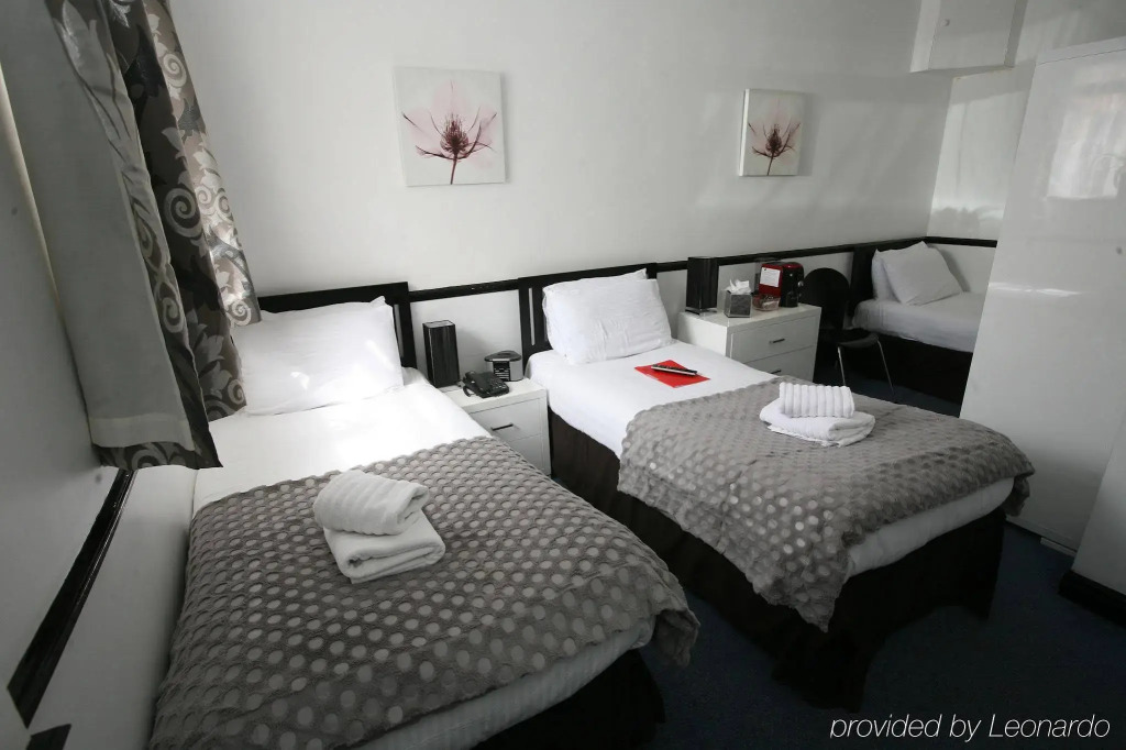 Hotel Noir