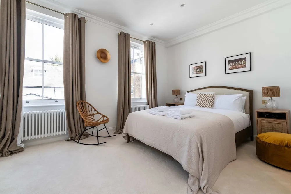 Impressive and Gorgeous Kensington Family Home