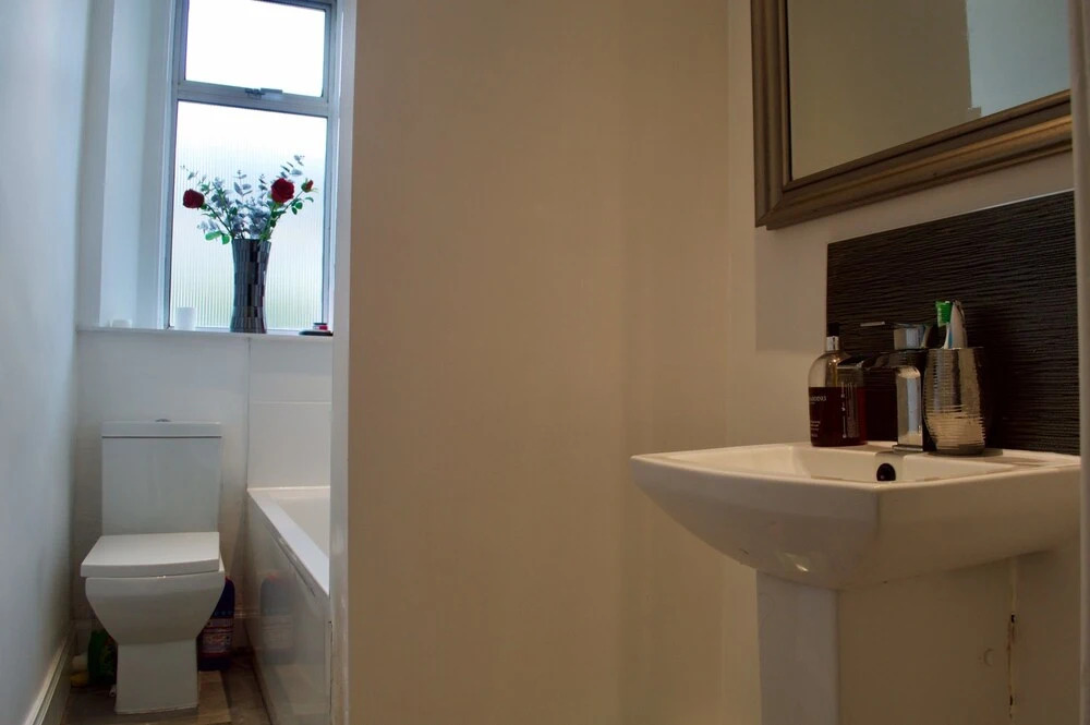 Garden Home Near City Centre With Parking, Sleeps 5
