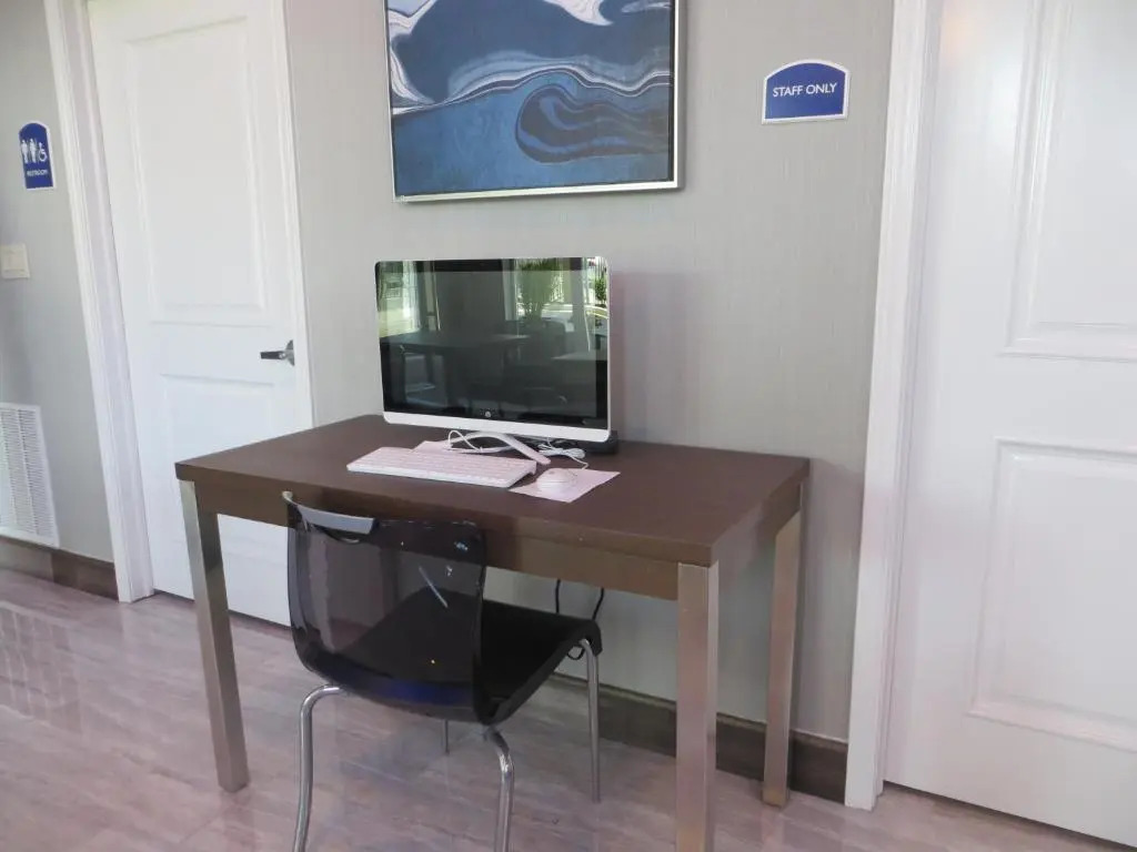 Hotel Blue - Woodlands