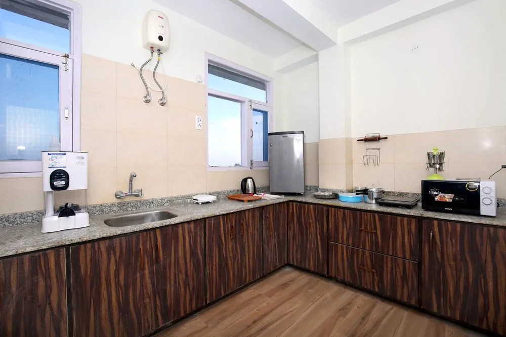 OYO 10165 Home 2BHK Snow View Apartment