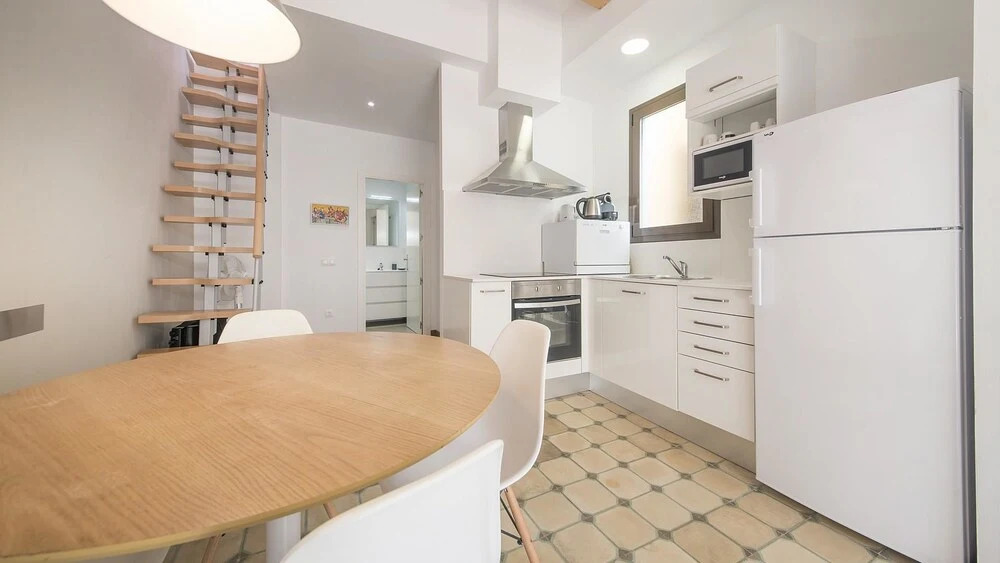 Duplex Arts Apartment A TVL 28-A