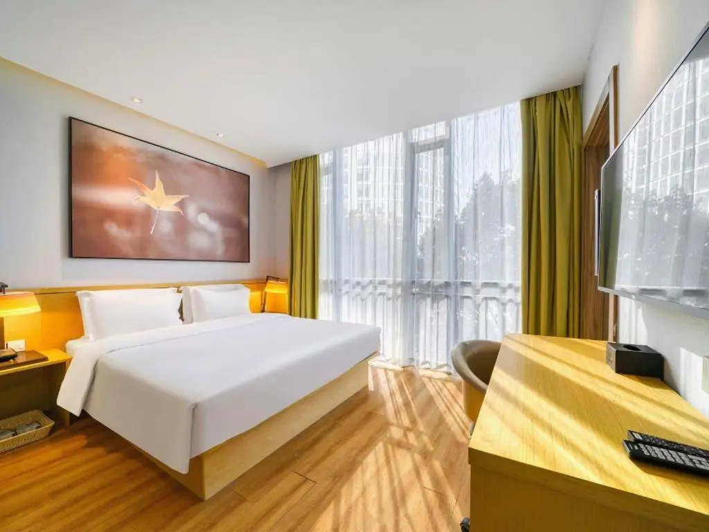 IU Hotel (Suzhou Dushu Lake Higher Education District Moon Bay Metro Station)