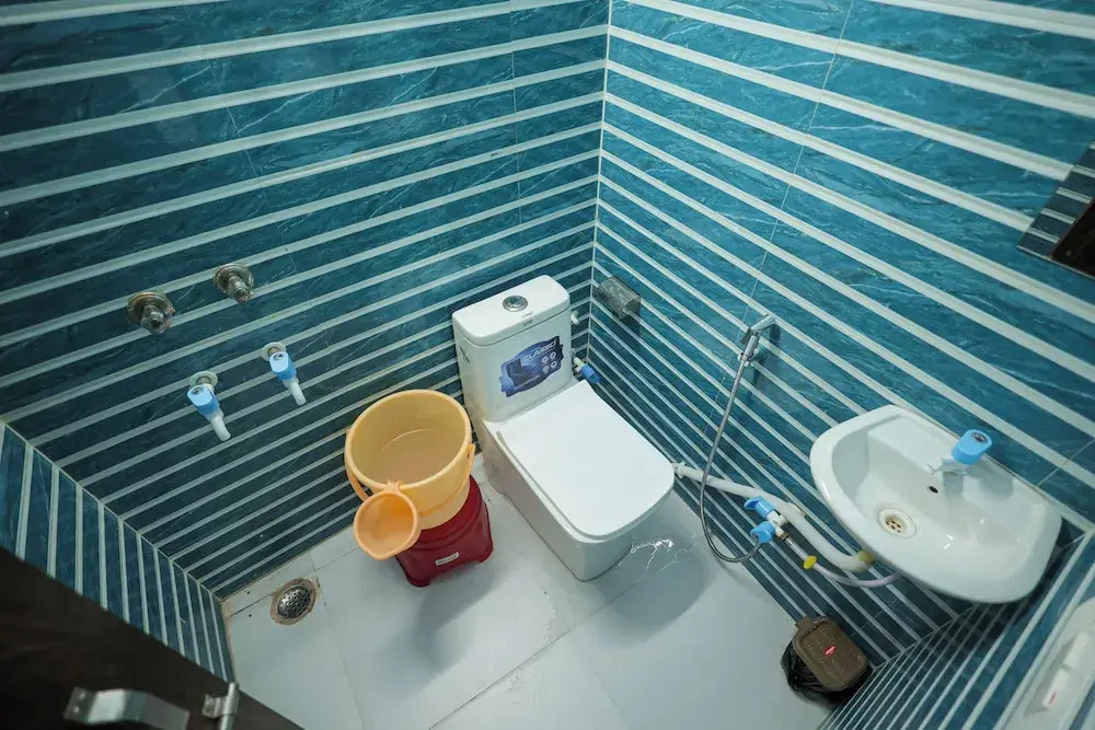 Hotel Spark Inn || Near Motherhood Hospital
