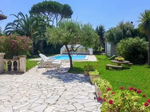 Holiday Home l'Oursinade