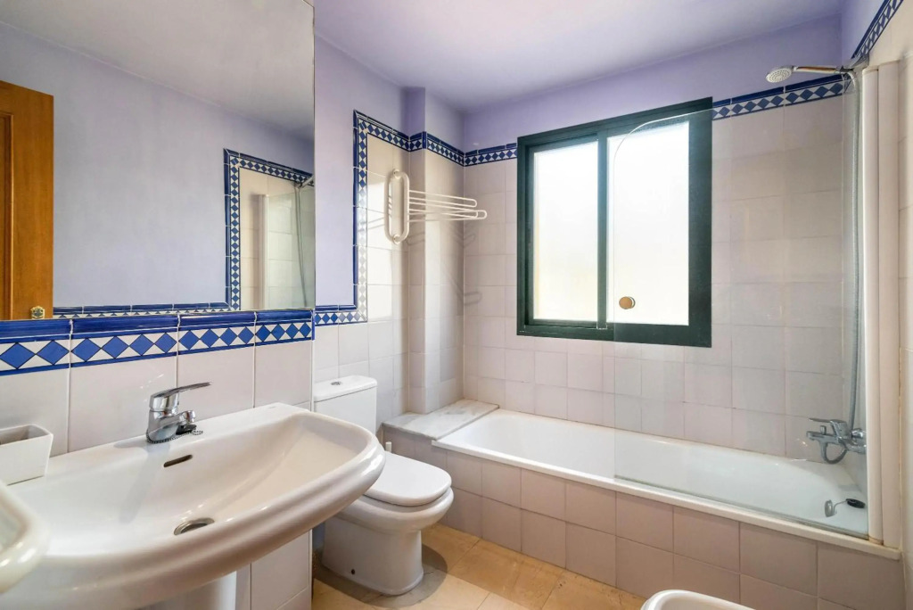 Spacious apartment in Marbella