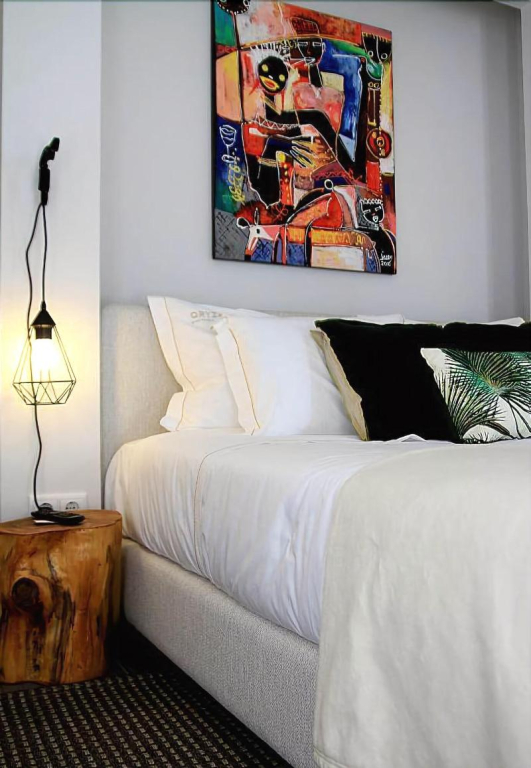 Oryza Guest House& Suites