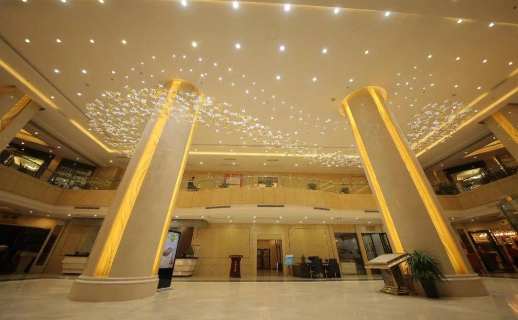 He Xing Hotel 