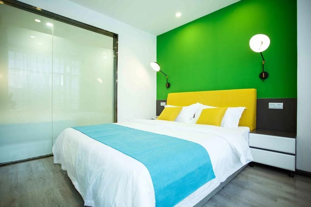 Yoghourt Hotel