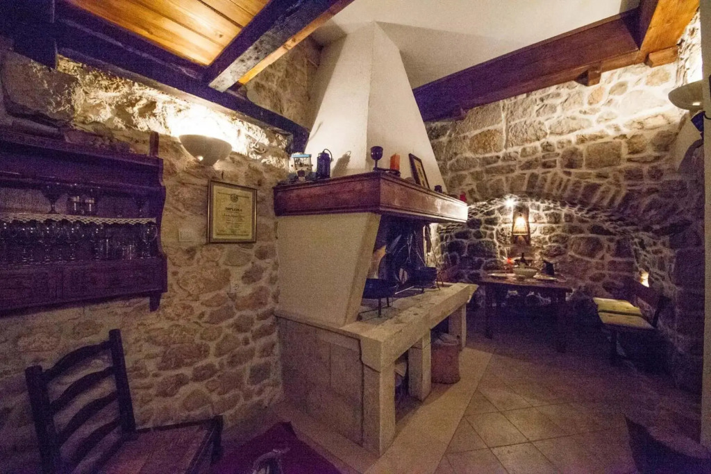 Old stone house Mario