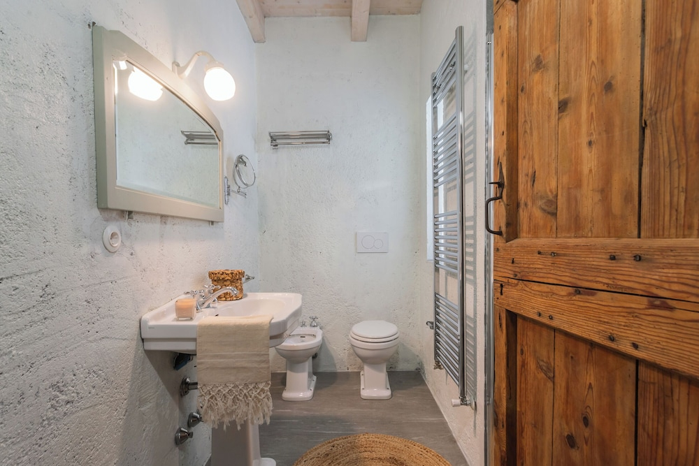 Villa Eugenia - Pool e Garden Retreat in Como by Rent All Como