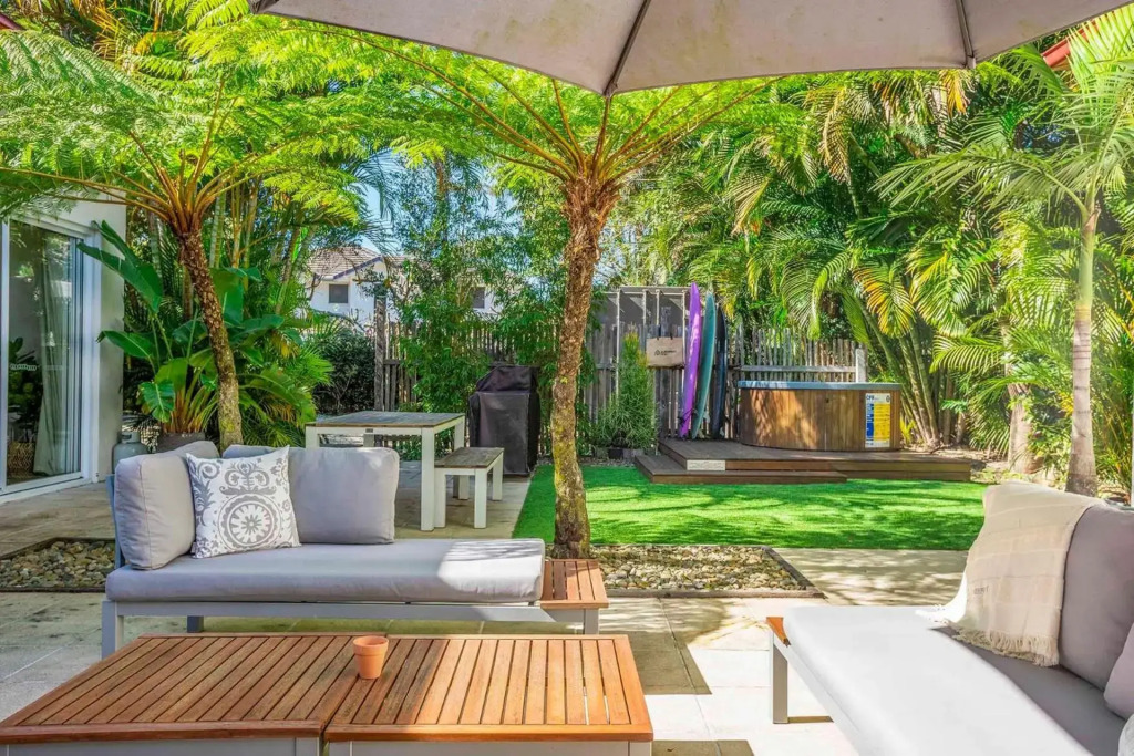 Cape Cottage - 5 bed charming cottage close to everything