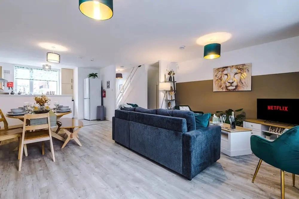 Spacious House Incredible Location Free Parking