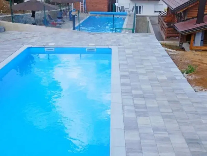 Apartments & rooms Kristic