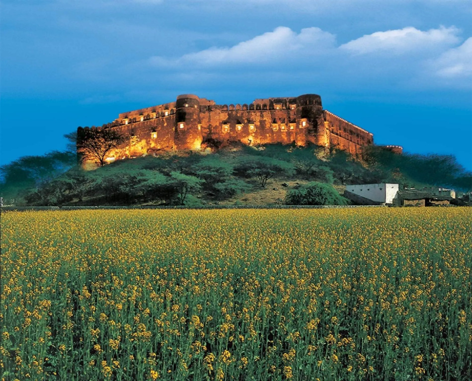 Neemranas - Hill Fort - Kesroli