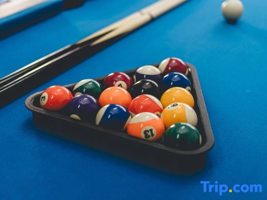 Batu Pahat Sri Jaya Villa 4BR 18pax w Pool table by Our Stay