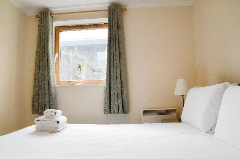 Meridian Place by OYO Rooms