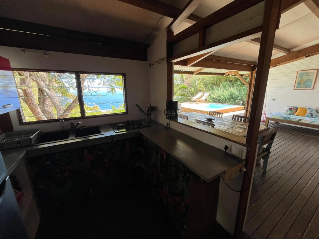 Cottage chaleureux avec vue mer et piscine