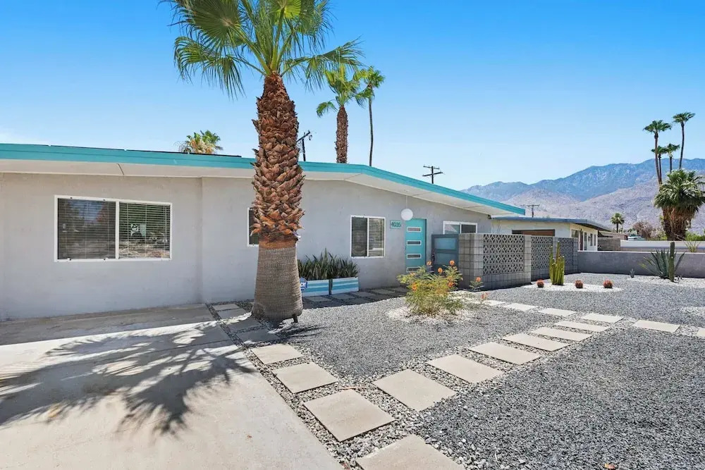 Modern Heart Oasis With Pool!
