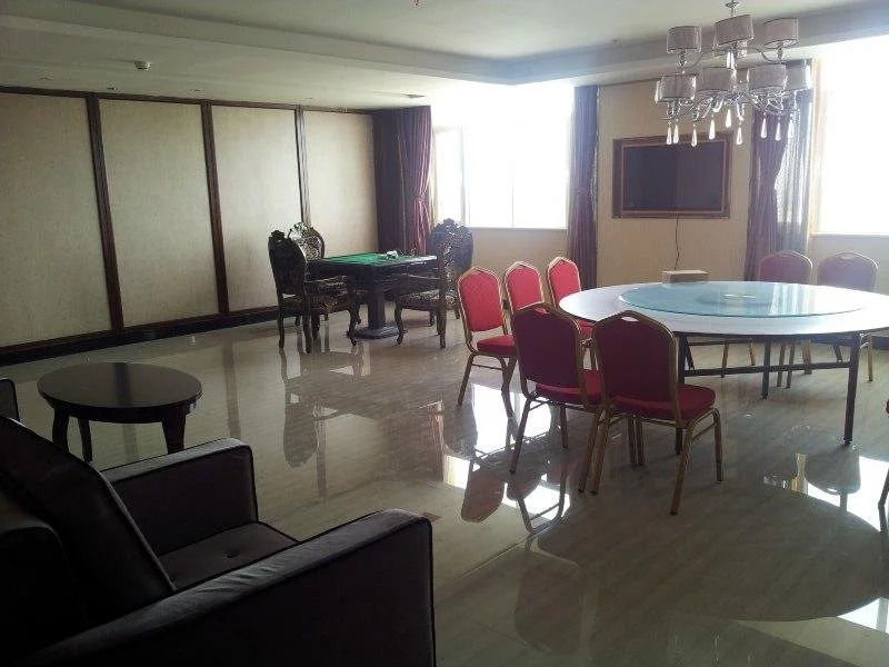 Huang He  International   Hotel