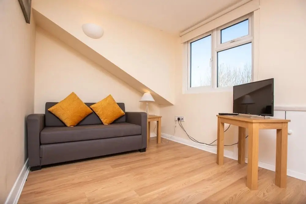 2 Bedroom Apartment With 2 Bathrooms and Parking