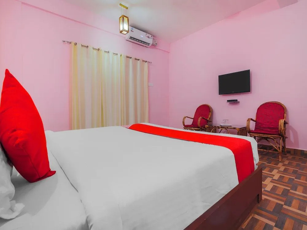 OYO 15449 Hotel Padma