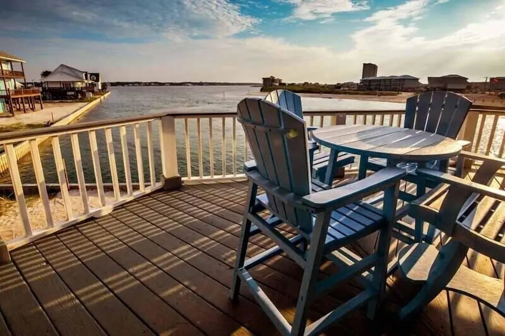 The Pelican 4 Bedroom Home by RedAwning