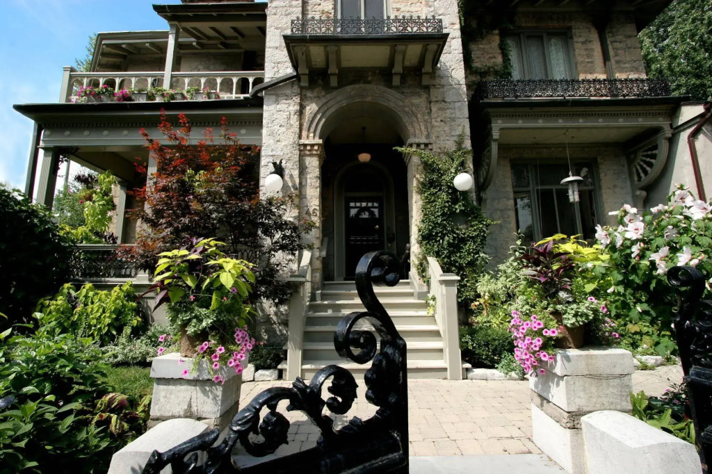 Rosemount Inn
