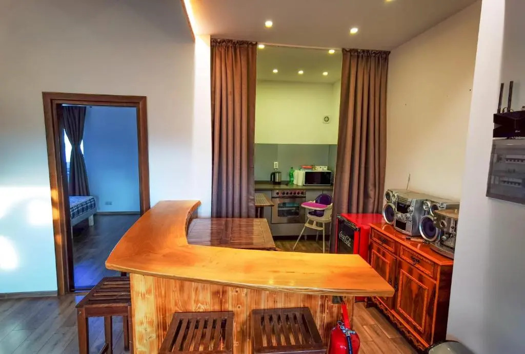 Apartament si camere de inchiriat"CASA DIVERTIS"