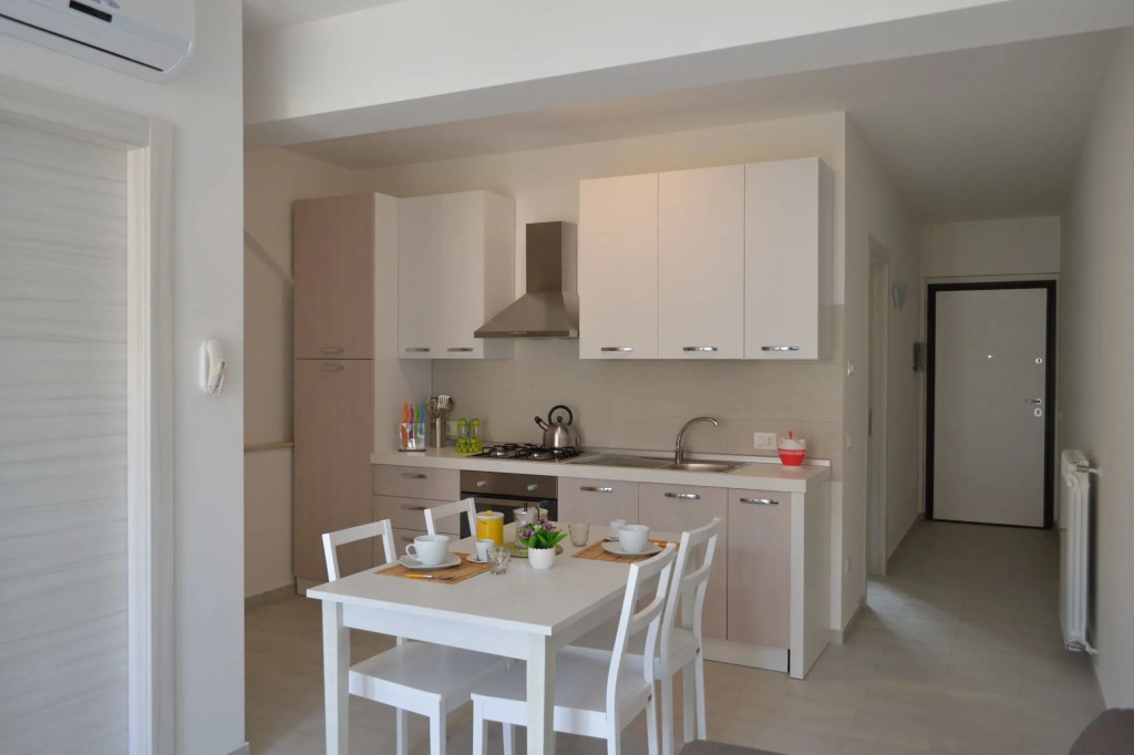 Emma's Apartments
